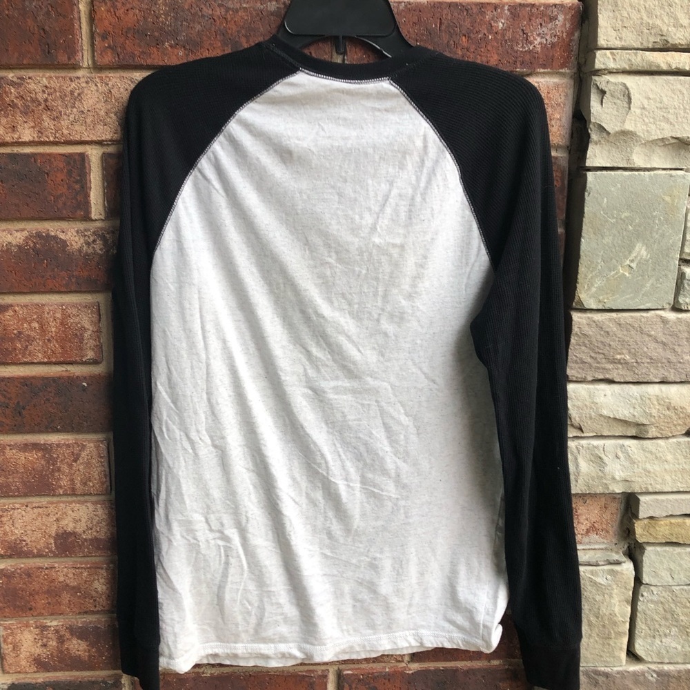 Old Navy Black Gray Jersey Shirt wMountains Men S - Picture 3 of 3